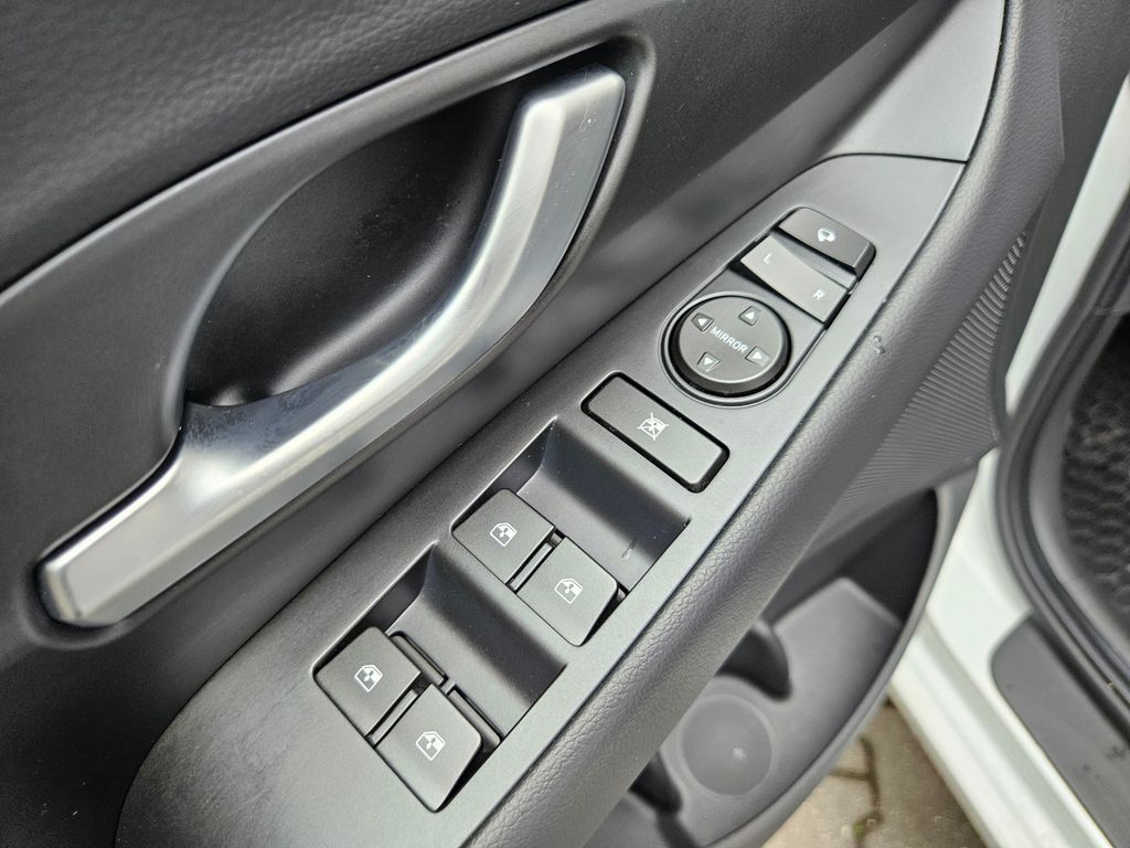 hyundai-i30-1-5i-family-serv-kn-1-maj - 9