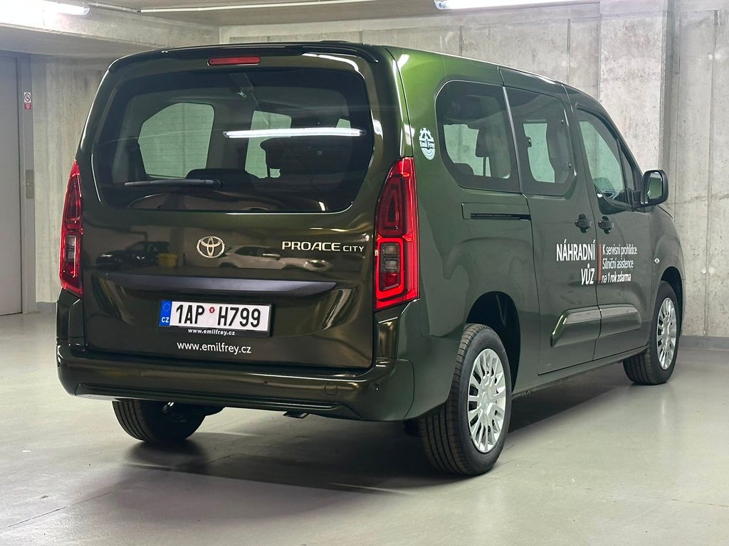 toyota-proace-city-verso-1-2-passenger-business-7s-tailgate - 4