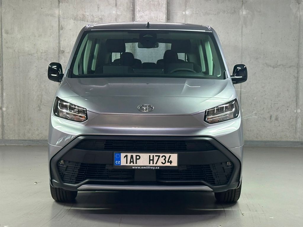 toyota-proace-city-verso-1-2-passenger-business-7s-tailgate - 1