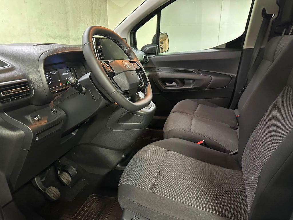 toyota-proace-city-1-5-d-4d-panel-van-active-multimedia - 8