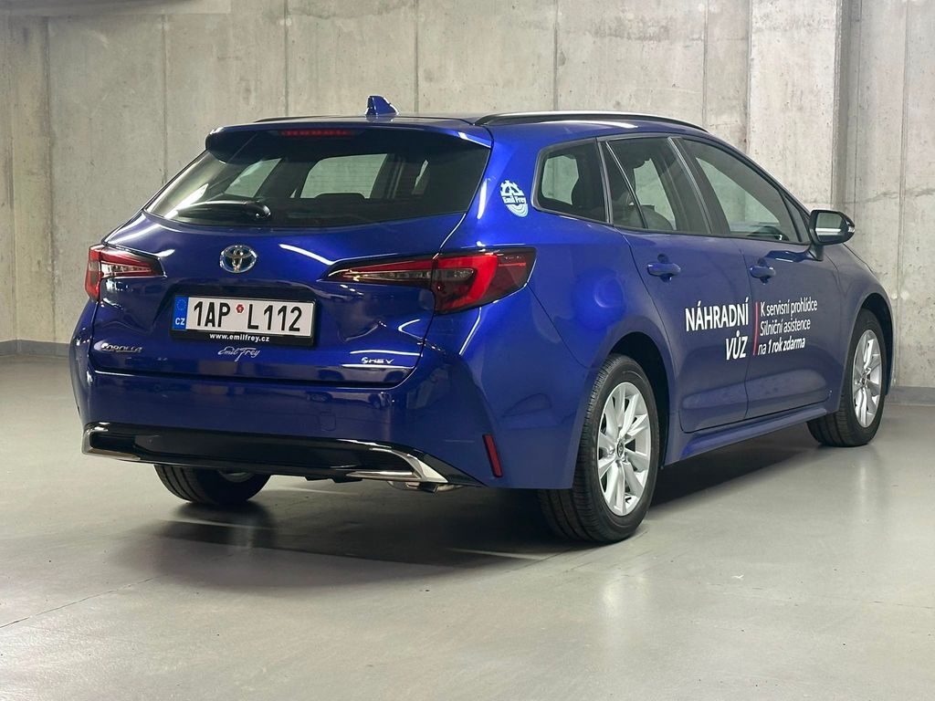 toyota-corolla-1-8l-hev-special-comfort-tech - 4