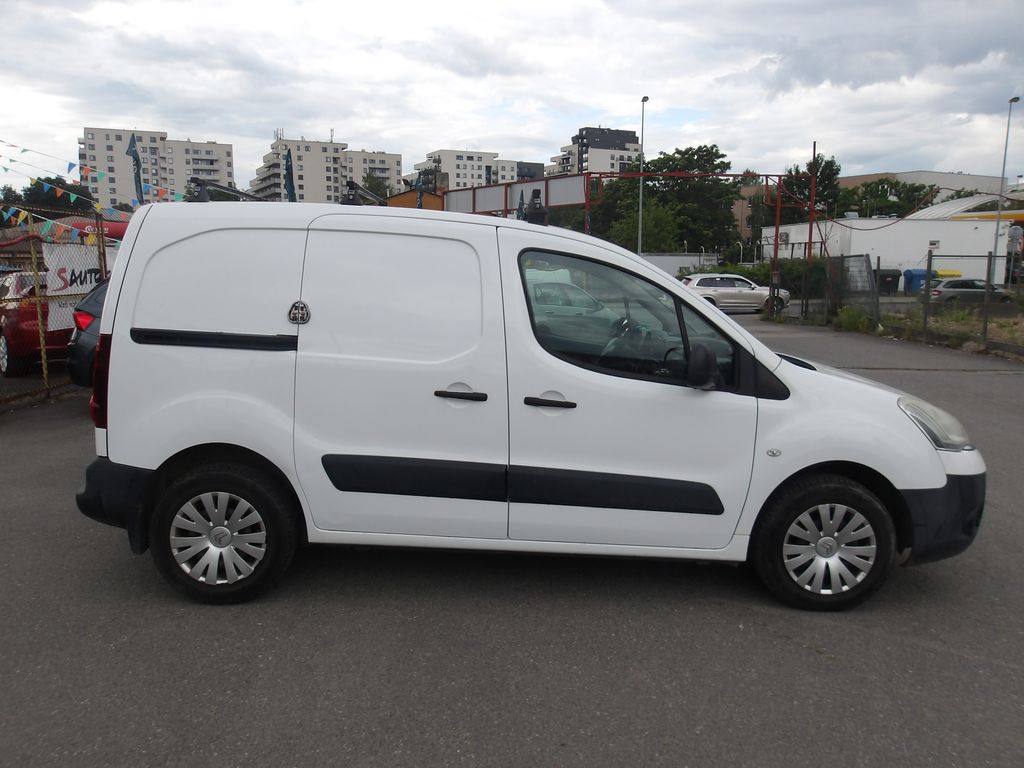 peugeot-partner-1-6hdi-3-mista-1-majitel - 7