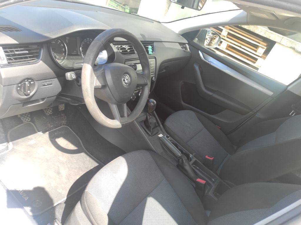 skoda-octavia-1-6-tdi-66kw-active - 8