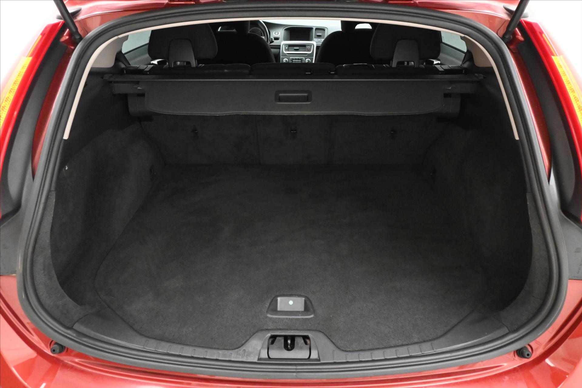 volvo-v60-1-6-d2-84-kw-manual-kinetic - 9