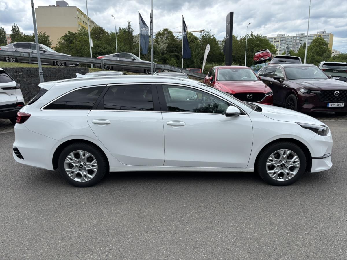 kia-ceed-1-5-tgdi-118kw-at-top-kamera - 5