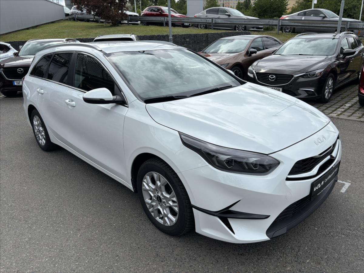 kia-ceed-1-5-tgdi-118kw-at-top-kamera - 6