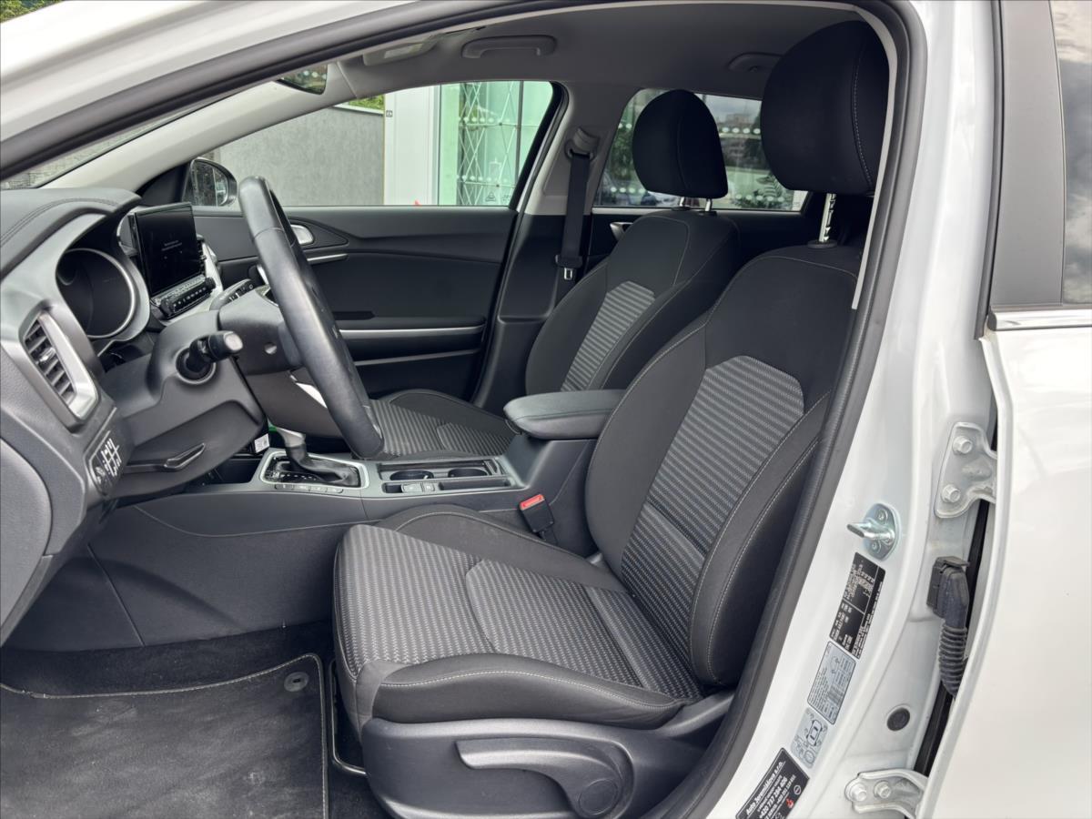 kia-ceed-1-5-tgdi-118kw-at-top-kamera - 9