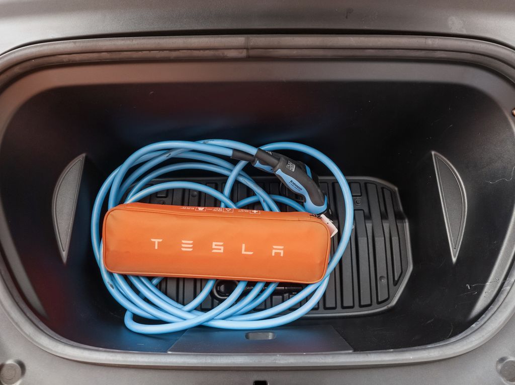 tesla-model-y-long-range-dual-motor-soh-88 - 9