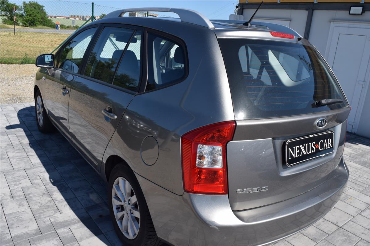 kia-carens-1-6-crdi-85kw-nizke-km-vyhrev - 6