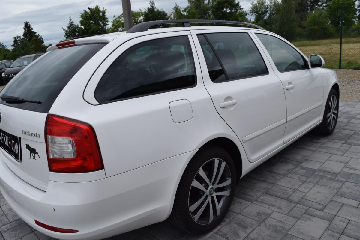 skoda-octavia-1-2-tsi-77kw-2xkola-xenony - 4