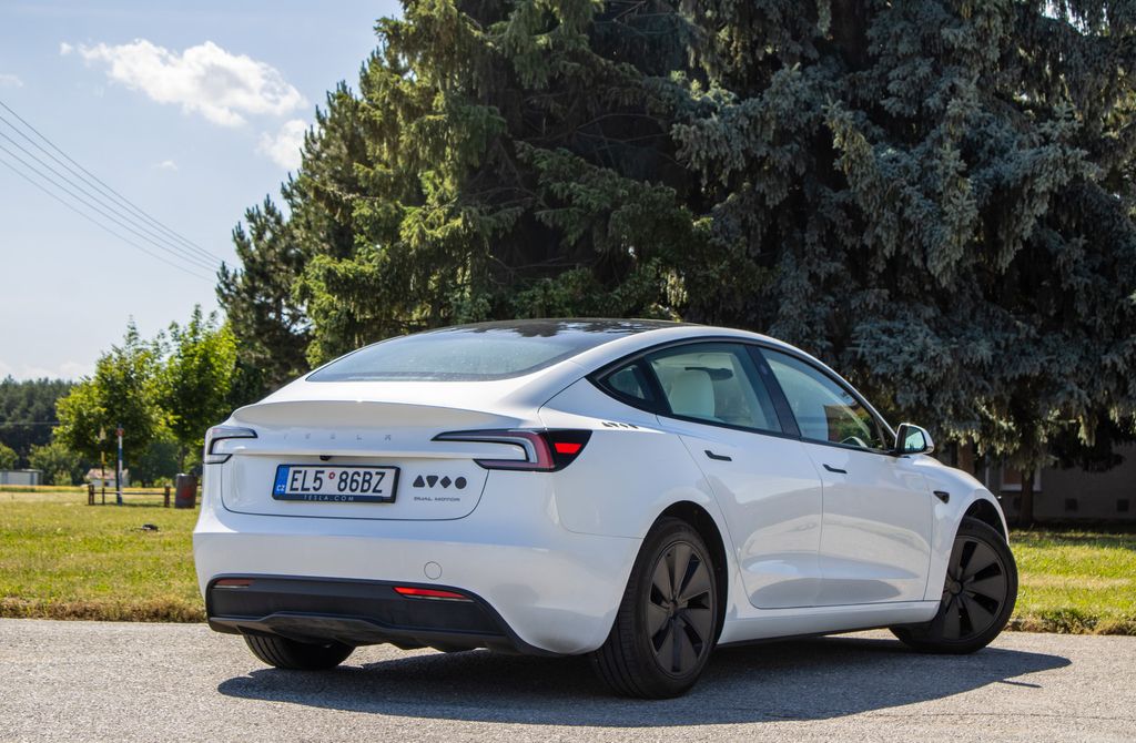 tesla-model-3 - 4