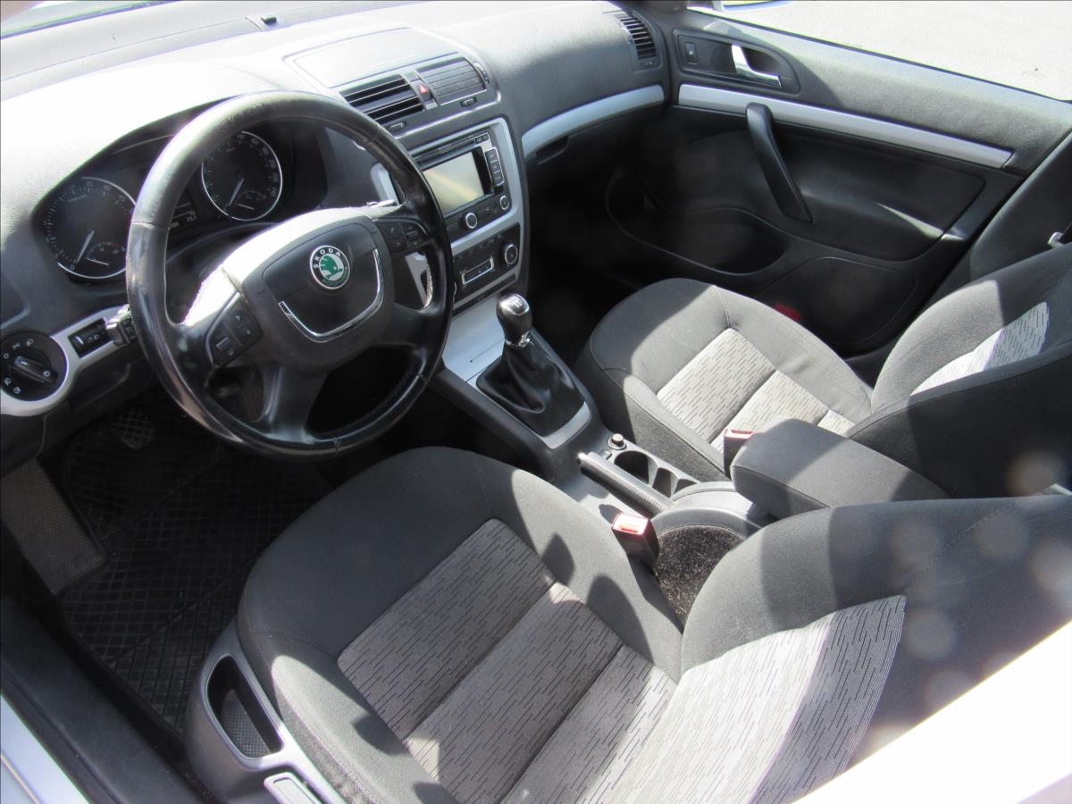 skoda-octavia-1-6-tdi-77kw-combi - 8