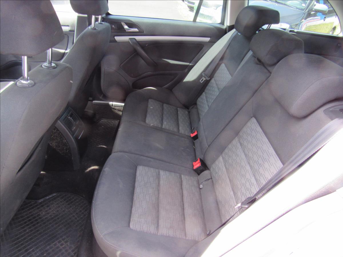 skoda-octavia-1-6-tdi-77kw-combi - 9