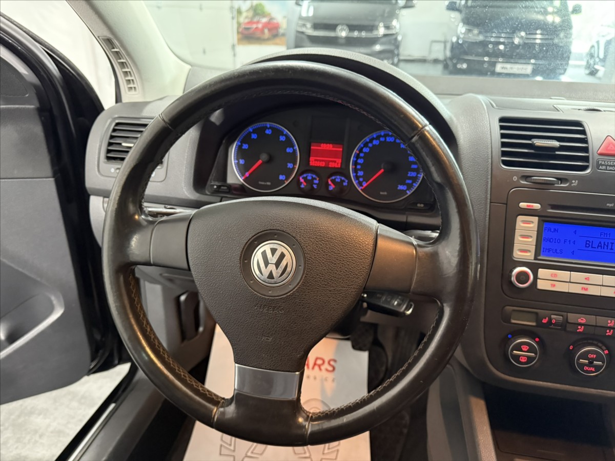 volkswagen-golf-1-4-tsi-gt-vyhrev-alu-stk - 6
