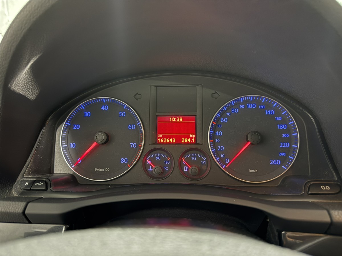 volkswagen-golf-1-4-tsi-gt-vyhrev-alu-stk - 7