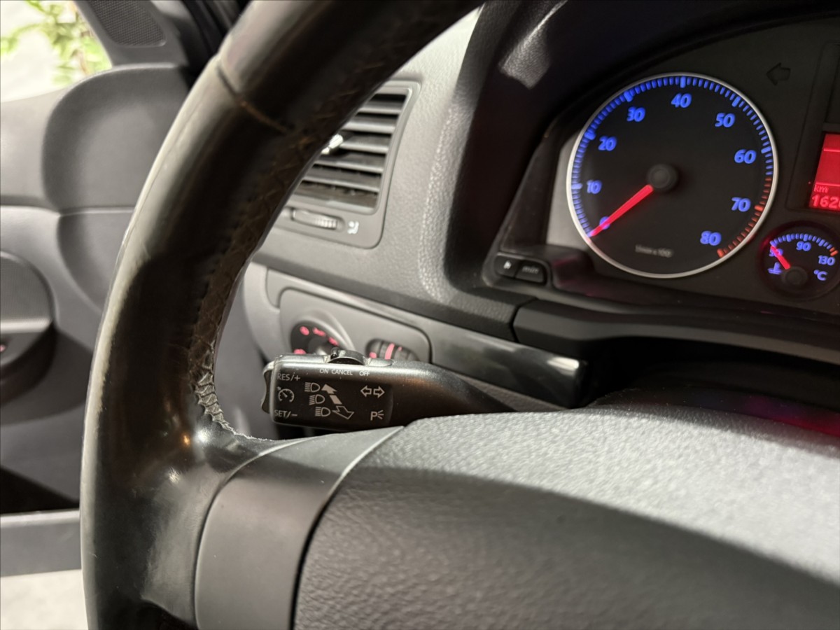 volkswagen-golf-1-4-tsi-gt-vyhrev-alu-stk - 8