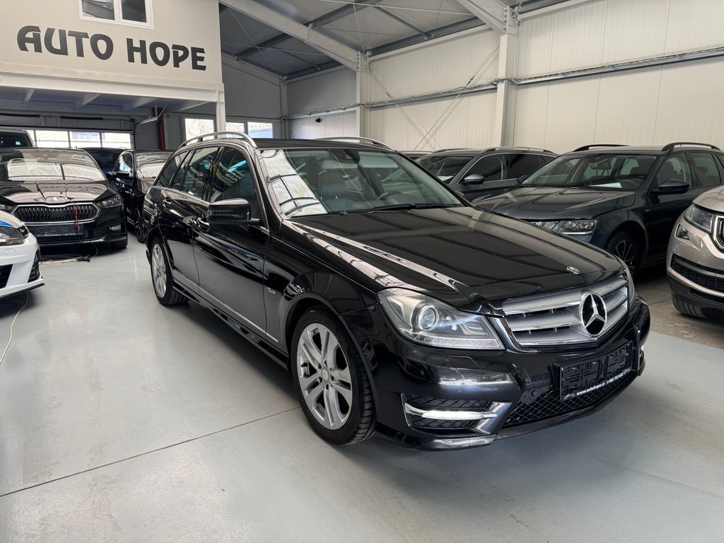 Mercedes-Benz Třídy C 300 CDI 4Matic AMG paket