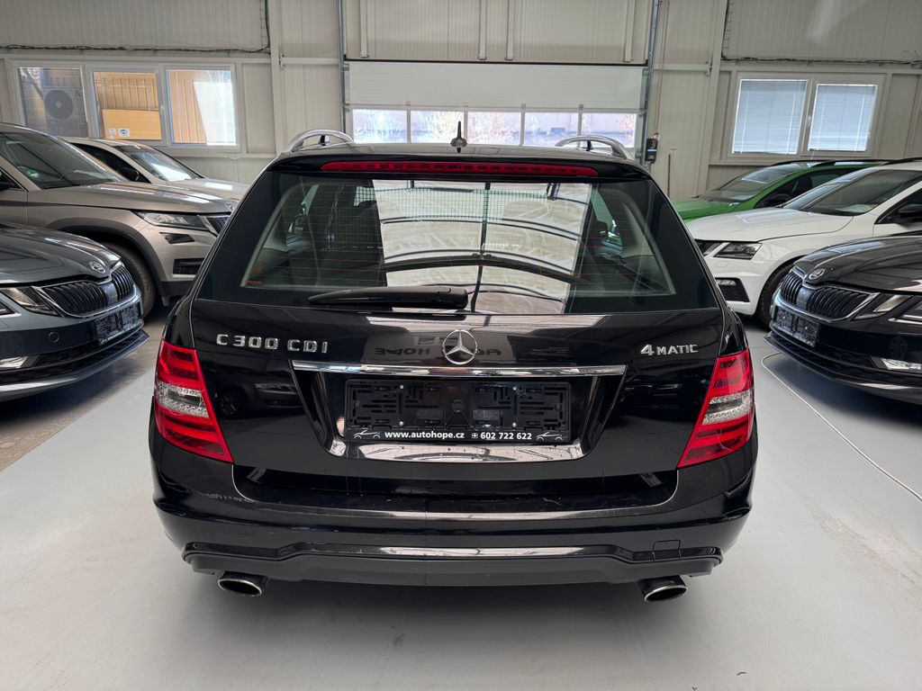 mercedes-benz-tridy-c-300-cdi-4matic-amg-paket - 4