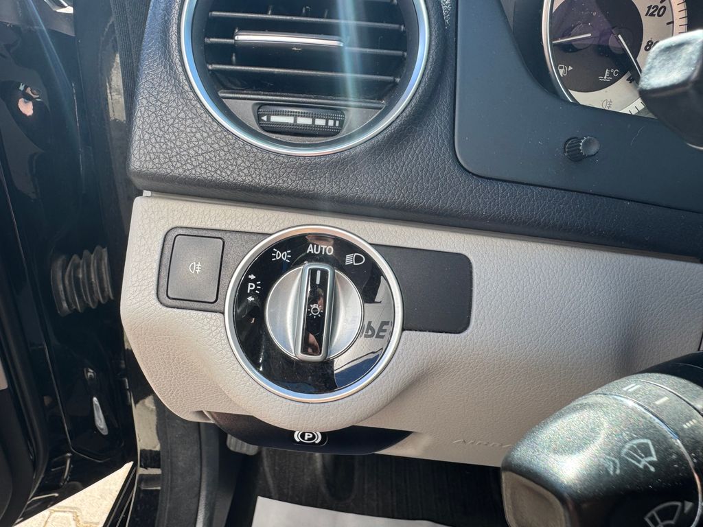 mercedes-benz-tridy-c-300-cdi-4matic-amg-paket - 7