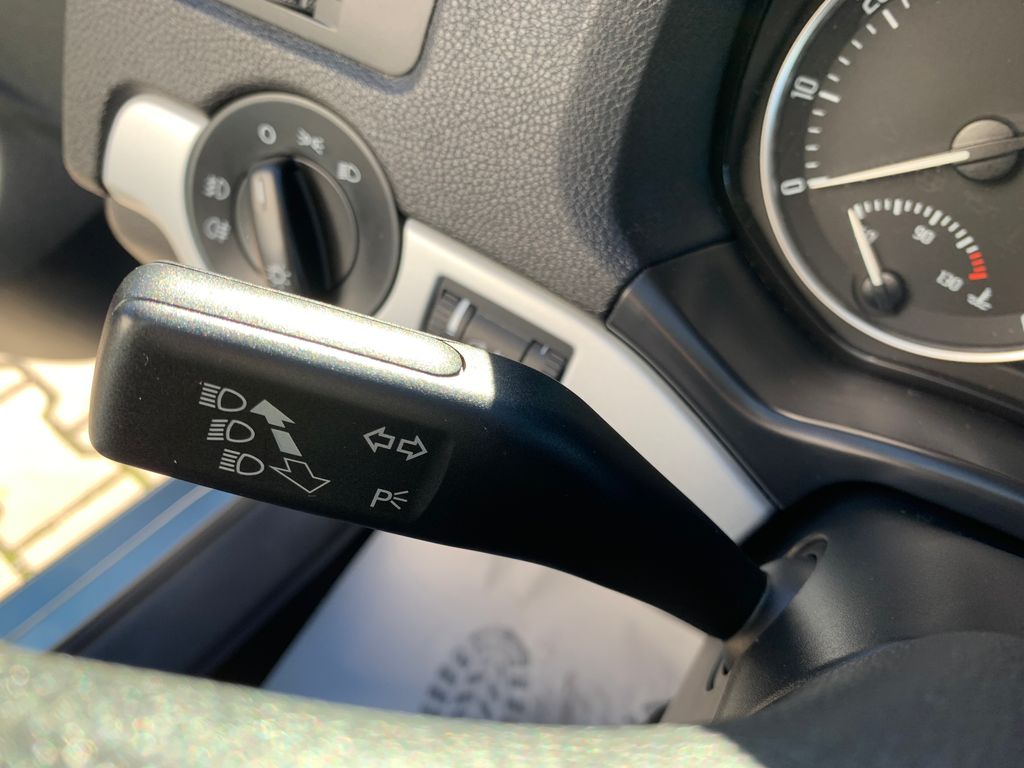 skoda-octavia-combi-1-4-tsi-ambiente - 8