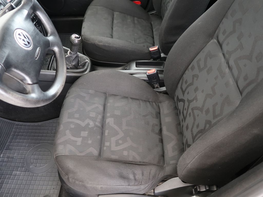 volkswagen-golf-1-6-74kw-manual-ac-tazne - 8