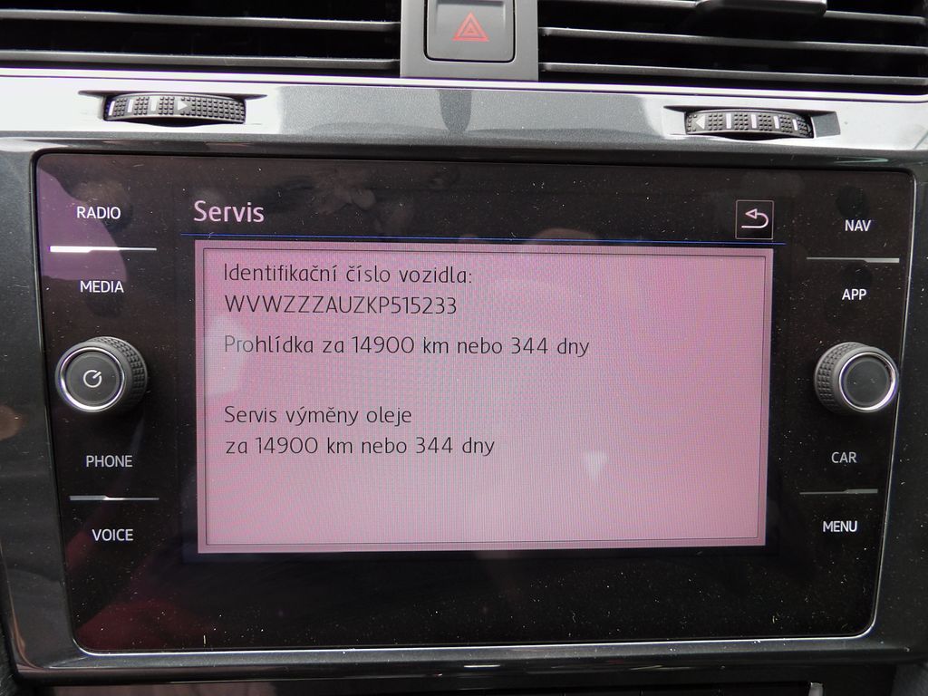 volkswagen-golf-1-6tdi-85kw-dsg-navi-pdc - 9