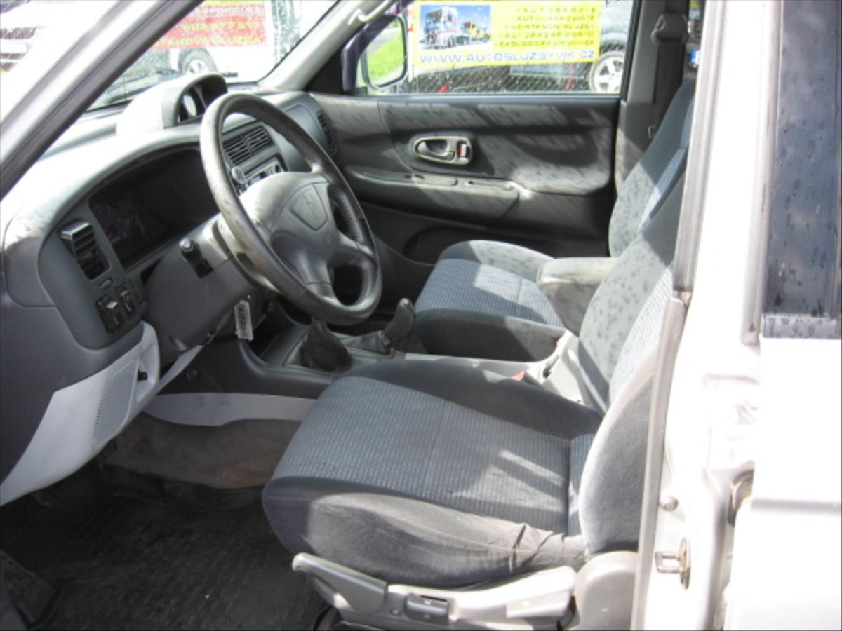 mitsubishi-pajero-sport-2-5-td - 6