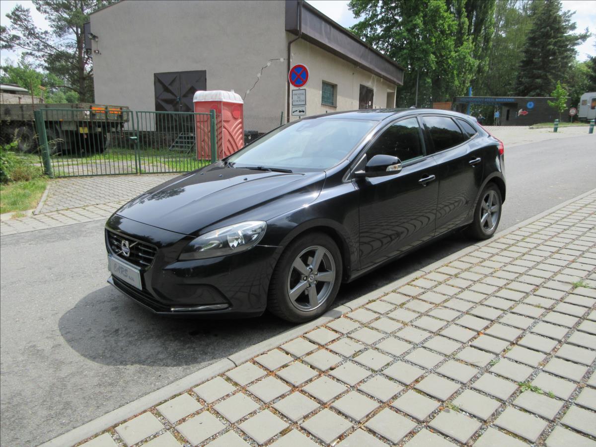 volvo-v40-1-6-d-d2-84kw-klima-park-sys-dph - 1