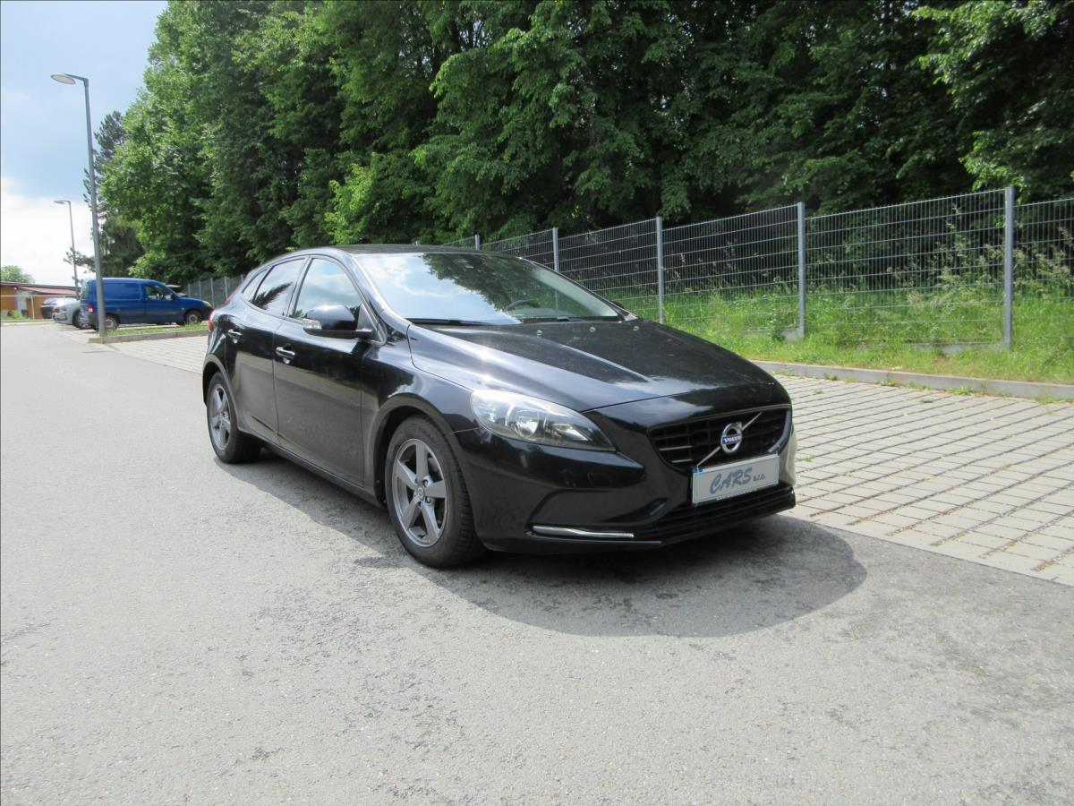 volvo-v40-1-6-d-d2-84kw-klima-park-sys-dph - 4
