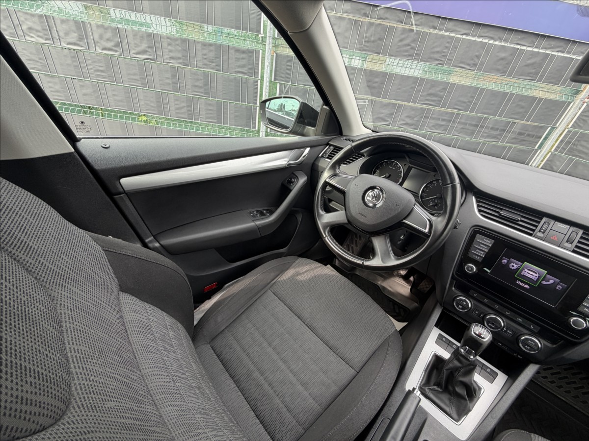 skoda-octavia-iii-1-6-tdi-elegance-4x4 - 8