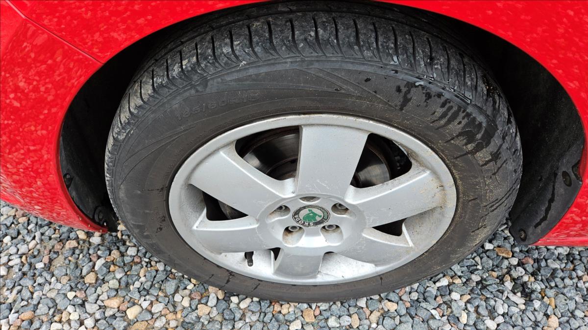 skoda-rapid-1-2-tsi-63-kw-active - 4