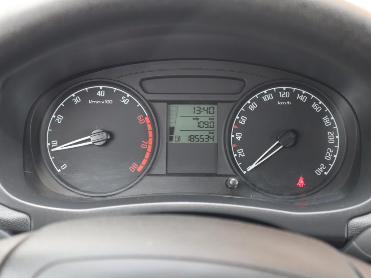 skoda-roomster-1-4-i-16v-park-senzory - 9