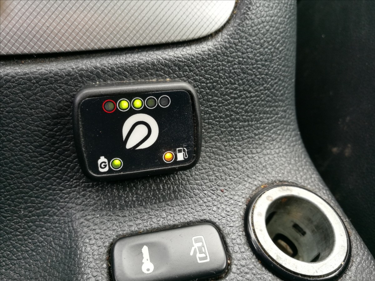 skoda-octavia-1-2-tsi-lpg-kombi-elegance - 9