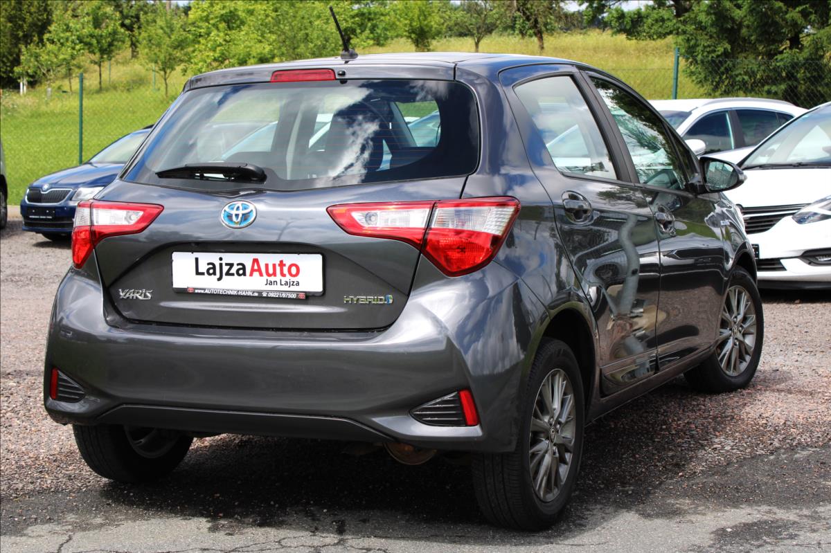 toyota-yaris-1-5-hybrid-comfort-kamera - 6