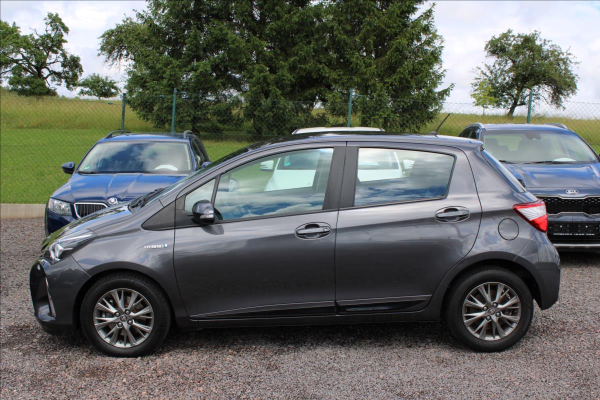 toyota-yaris-1-5-hybrid-comfort-kamera - 7
