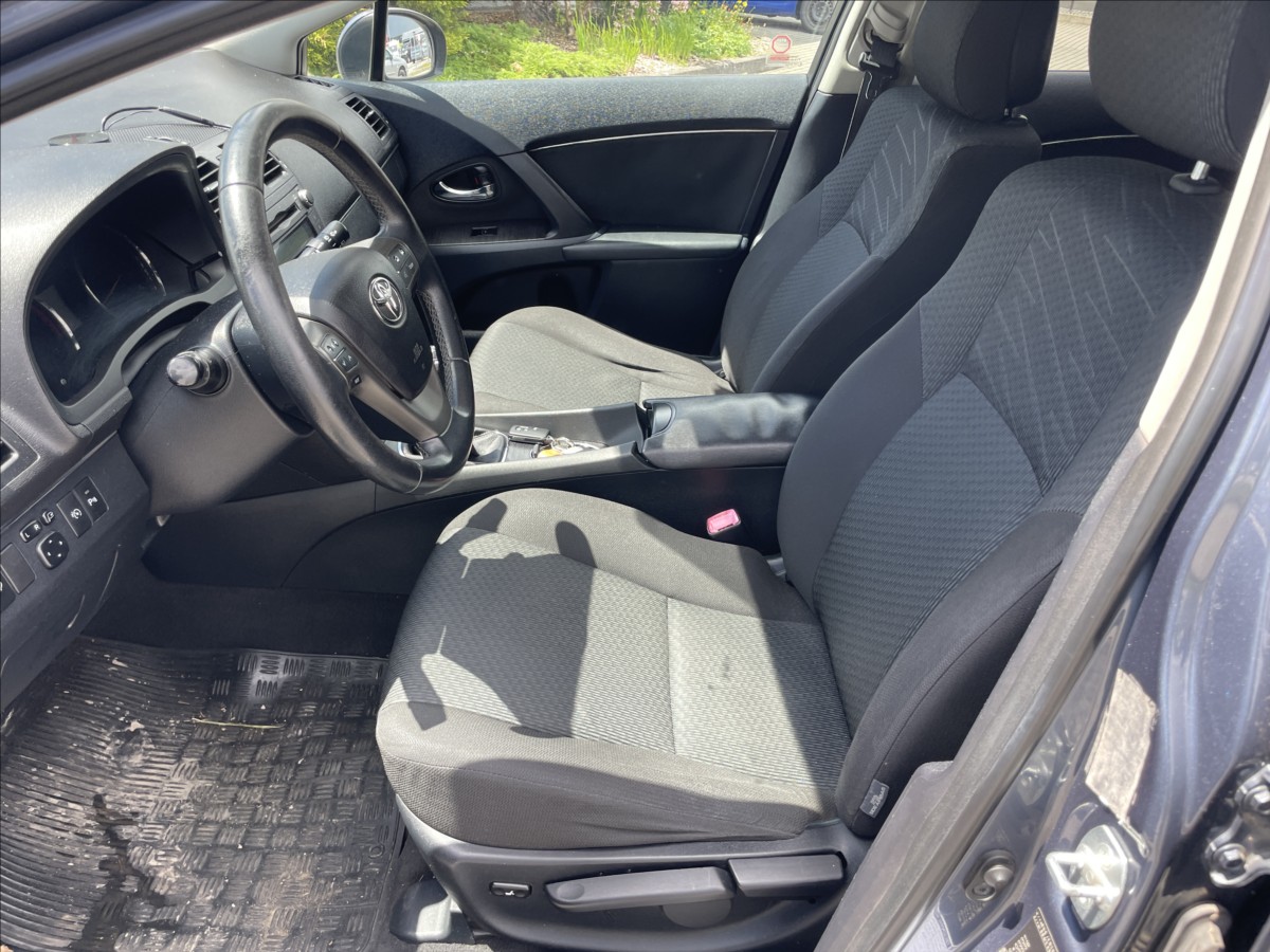 toyota-avensis-2-0-d-4d-93-kw-klima-bez-koroze - 6