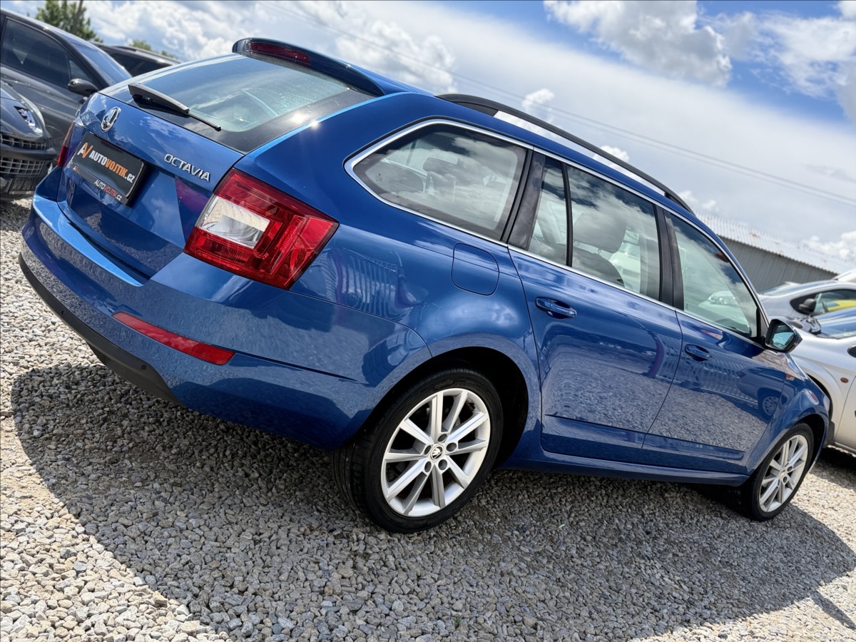 skoda-octavia-2-0-tdi-110kw-dsg-xenony - 4