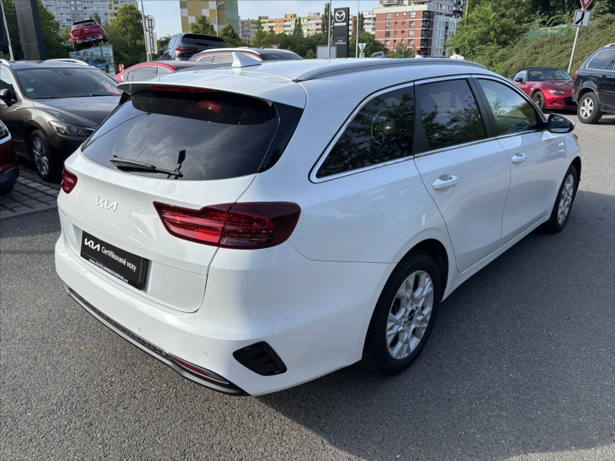 kia-ceed-1-5-tgdi-at-top-zaruka-kamera - 4