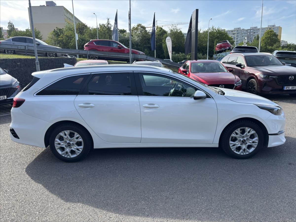 kia-ceed-1-5-tgdi-at-top-zaruka-kamera - 5