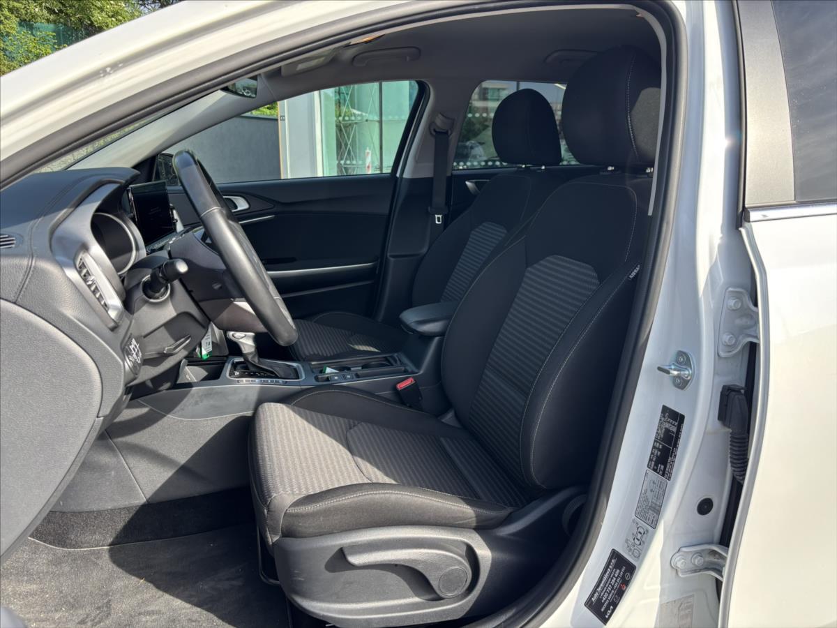 kia-ceed-1-5-tgdi-at-top-zaruka-kamera - 9