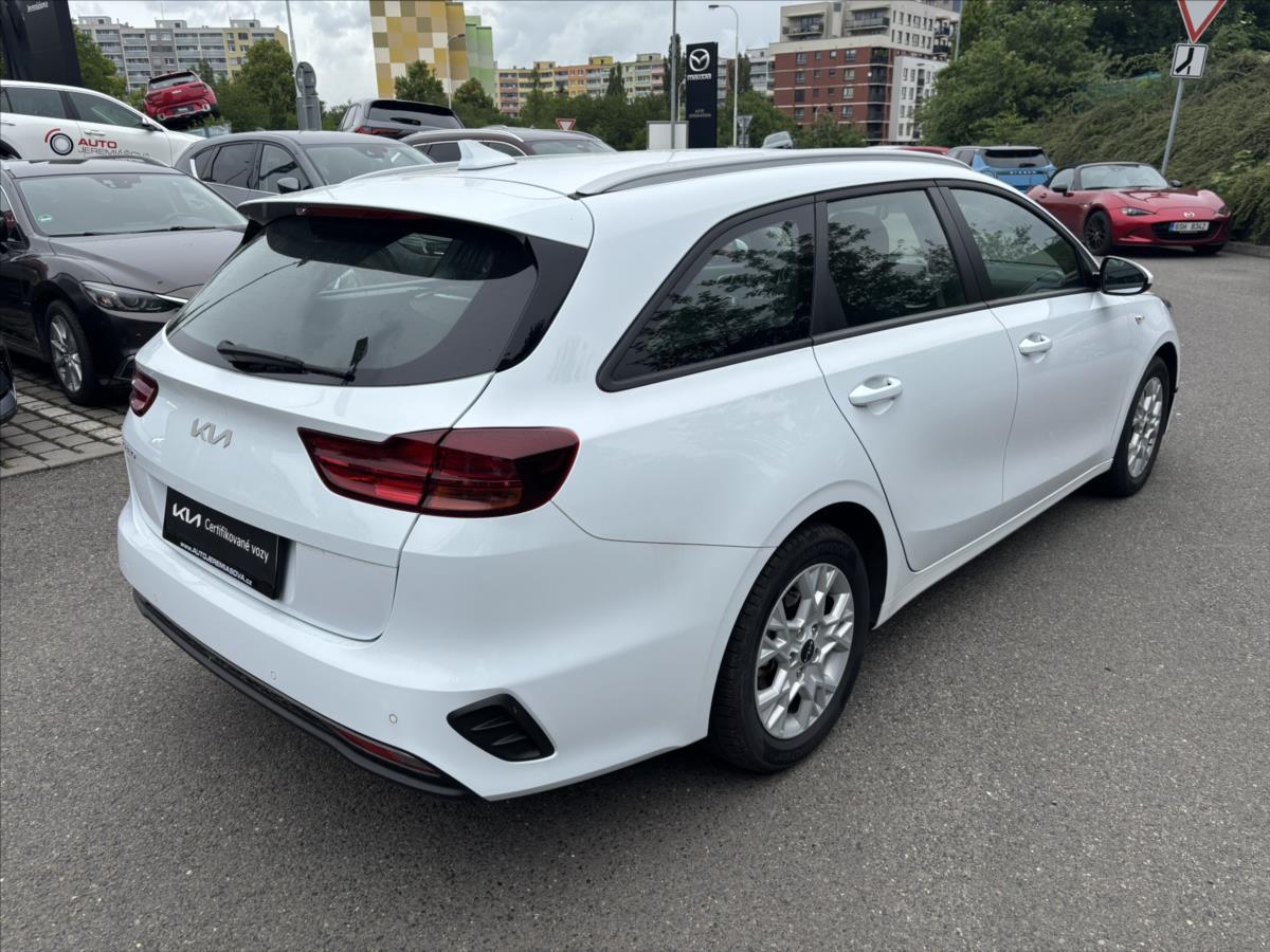 kia-ceed-1-0-tgdi-spin-zaruka-kamera - 4