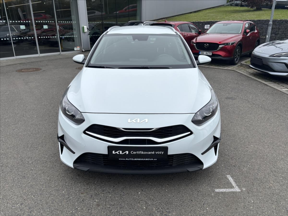 kia-ceed-1-0-tgdi-spin-zaruka-kamera - 7