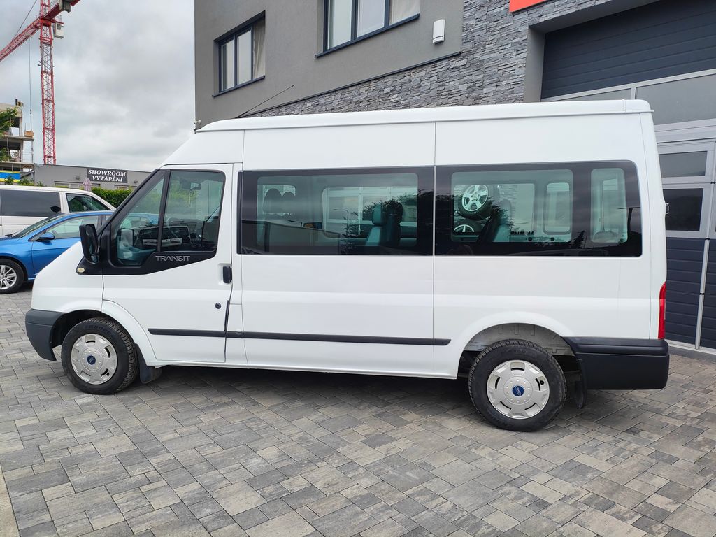 ford-transit-2-2tdci-klima-9mist - 3