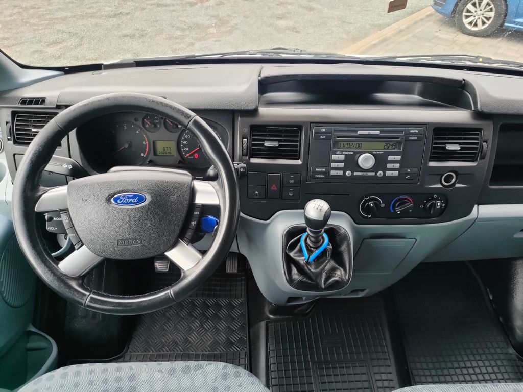 ford-transit-2-2tdci-klima-9mist - 7