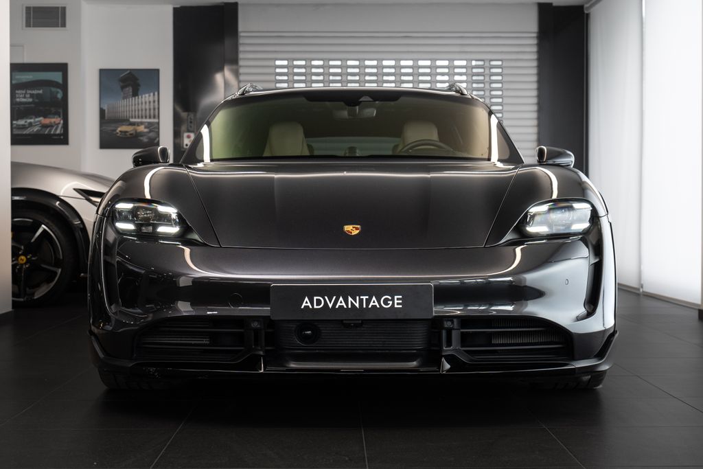 porsche-taycan-turbo-s-cross-turismo-burmester-360-vzduch-pano - 1