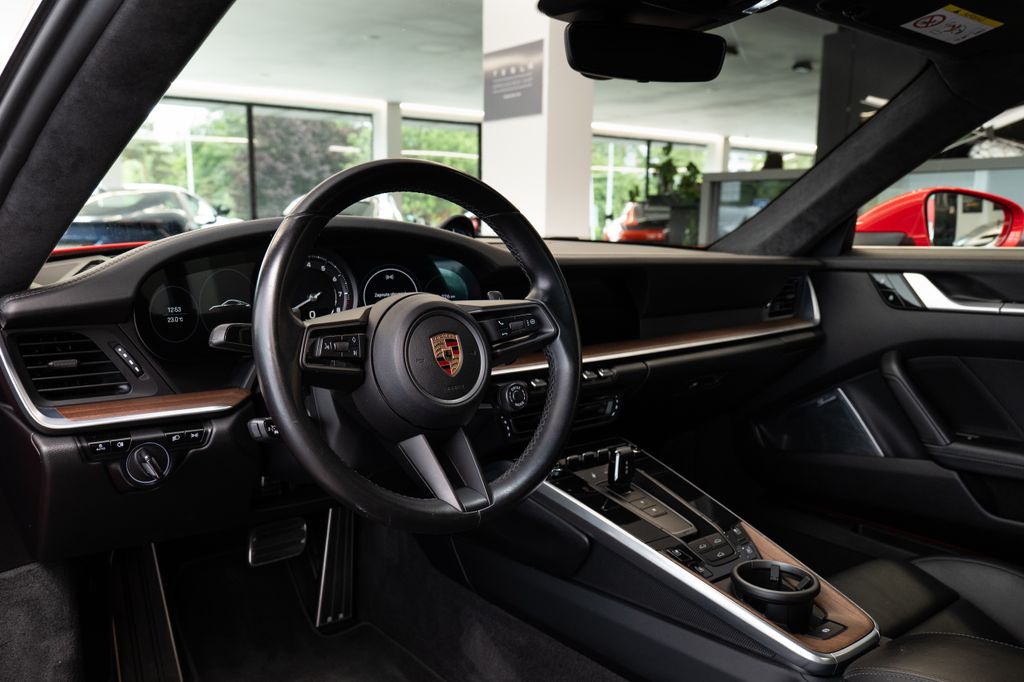porsche-911-carrera-4s - 4