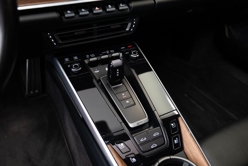 porsche-911-carrera-4s - 9