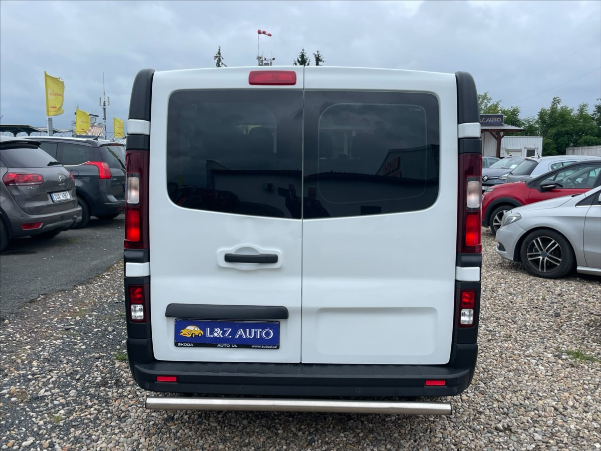 renault-trafic-1-6-dci-minibus - 4