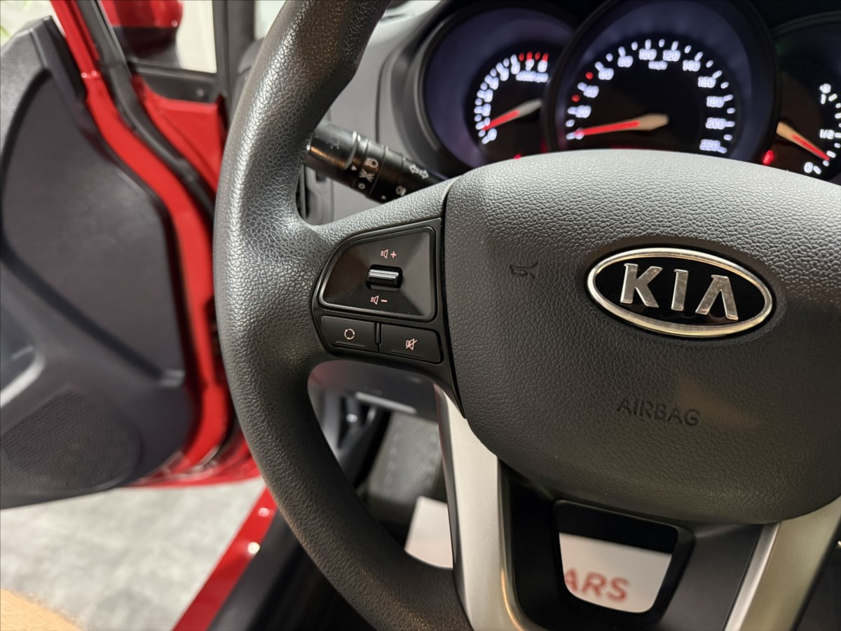 kia-rio-1-3-i-klima-hezky-stav-alu - 9