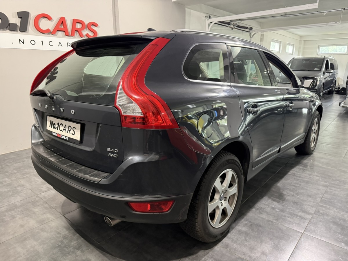 volvo-xc60-2-4-d5-awd-summum-xenon - 4